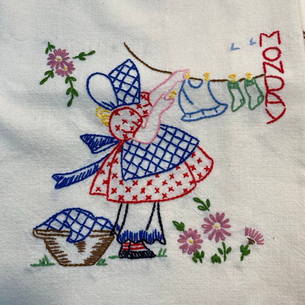 VTG Handmade Sunbonnet Sue Embroidered Cotton Towels Days Week Set of 7 26x34"
